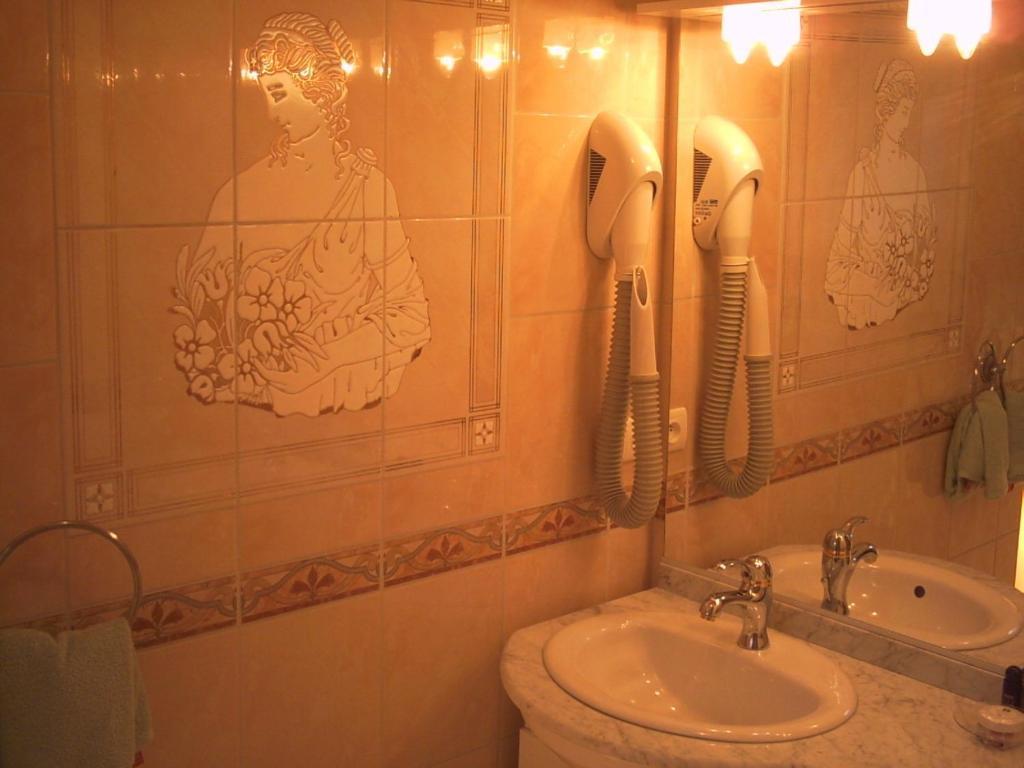 קאוטרט Chambres D'Hotes La Balaguere חדר תמונה